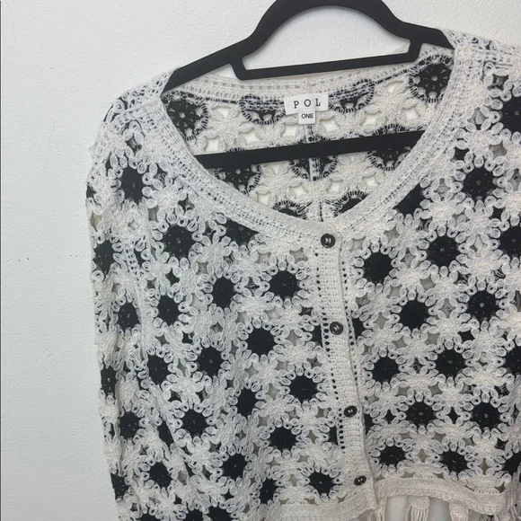 POL Crochet Cropped Cardigan in Cream and Black - Picture 7 of 12